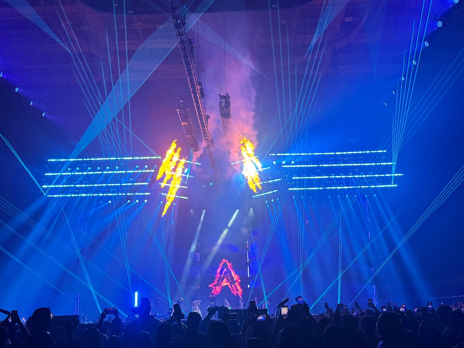 Lighting production for Anuel AA, RHLM 2 Tour 2025